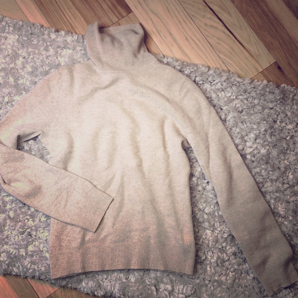100% Cashmere sweater turtleneck from Kohl’s.👍